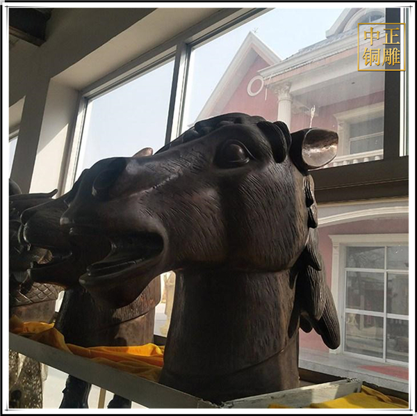 廠(chǎng)家直銷(xiāo)十二生肖雕塑.jpg